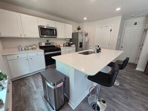 266 Palm Dr in Sanford, NC - Building Photo - Building Photo