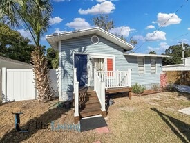 6920 N Central Ave in Tampa, FL - Building Photo