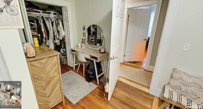 103 Marion St, Unit #2 in Somerville, MA - Building Photo - Building Photo