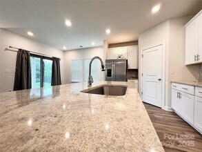 12441 Stoneybrook Pky in Huntersville, NC - Building Photo - Building Photo