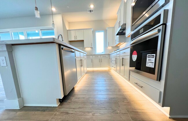 8100 Corrigan Pass in Austin, TX - Building Photo - Building Photo