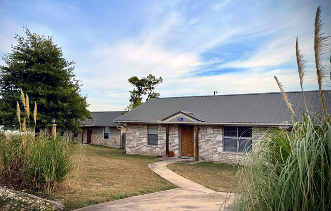 Country Hills in Kerrville, TX - Foto de edificio - Building Photo