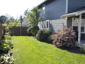 2650 SW Fairway Point Dr in Oak Harbor, WA - Building Photo - Building Photo