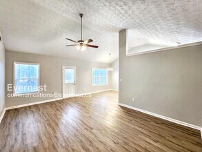 325 Bridgeport Ln in Monroe, GA - Building Photo - Building Photo