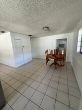 252 NW 48th Pl in Miami, FL - Building Photo - Building Photo