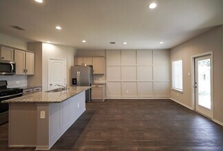 20241 Portbec Dr in New Caney, TX - Building Photo - Building Photo