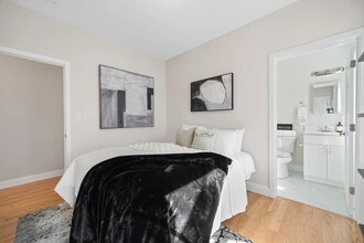 4 Hecla St, Unit 1 in Boston, MA - Foto de edificio - Building Photo