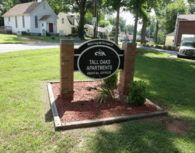 Tall Oaks Apartments in Charlotte, NC - Building Photo - Building Photo