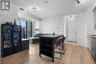 4099-4099 Brickstone Mews in Mississauga, ON - Building Photo - Building Photo