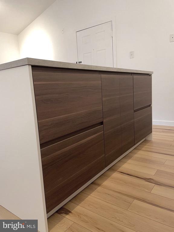 3310 Wyndham Cir in Alexandria, VA - Building Photo - Building Photo