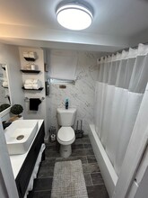 77 Ross St, Unit Peaceful Escape in East Orange, NJ - Building Photo - Building Photo