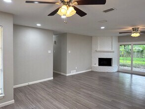 57112 Red Oak Dr in Irving, TX - Building Photo - Building Photo