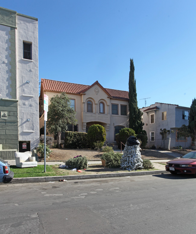 1168 N New Hampshire Ave in Los Angeles, CA - Building Photo - Building Photo