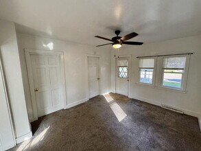 1527 Bellevue Ave in Eau Claire, WI - Building Photo - Building Photo