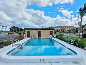 503 Albee Farm Rd in Venice, FL - Building Photo - Building Photo