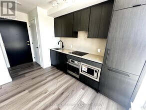 5-805 Lakeview Ave in Toronto, ON - Building Photo - Building Photo