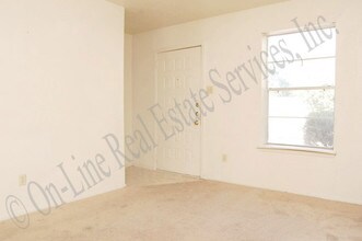 Sandra Townhomes in Bryan, TX - Foto de edificio - Building Photo