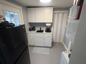 104 Cable Ave in Salisbury, MA - Building Photo - Building Photo