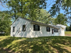300 NW 63rd St in Kansas City, MO - Building Photo - Building Photo
