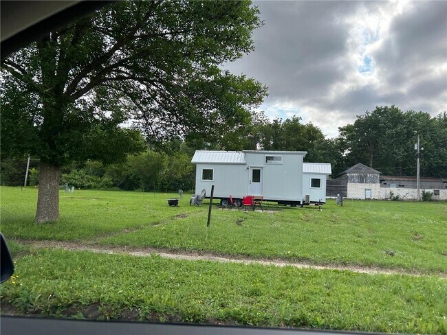 301 S Prairie St in Sherburn, MN - Building Photo - Building Photo