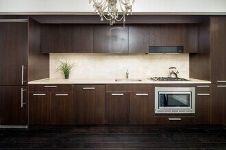 128 Water St in New York, NY - Foto de edificio - Building Photo