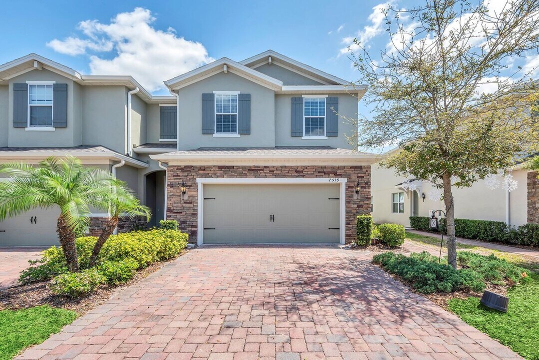 7519 Aloma Pines Ct in Winter Park, FL - Building Photo