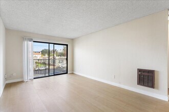 2228 Lincoln Ave in Alameda, CA - Building Photo - Building Photo