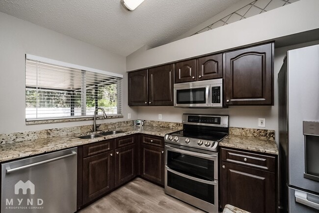 13522 Prestwick Dr in Riverview, FL - Foto de edificio - Building Photo