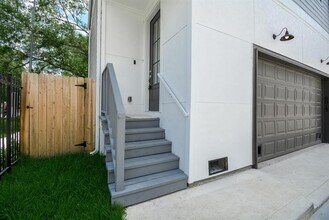 6013 Cypress St in Houston, TX - Building Photo - Building Photo