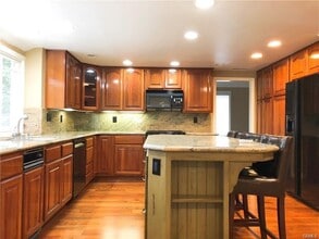 11 Hidalgo in Irvine, CA - Building Photo - Building Photo