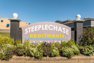 Steeplechase Apartments in Cabot, AR - Foto de edificio - Building Photo