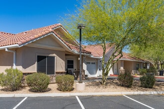 Estrella Estates Gracious Retirement Living in Goodyear, AZ - Foto de edificio - Building Photo
