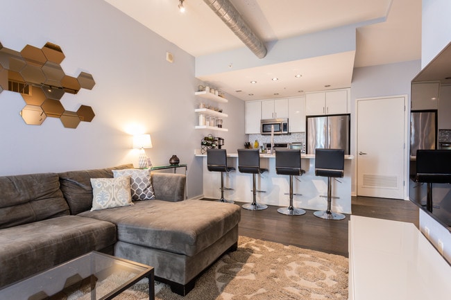 3409 Wilson Blvd, Unit 803 in Arlington, VA - Building Photo - Building Photo