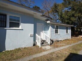 98 Sans Souci St in Charleston, SC - Building Photo