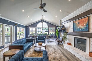 Lakeshore Apartments in Indianapolis, IN - Building Photo