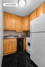 520 E 81st St in New York, NY - Building Photo - Building Photo