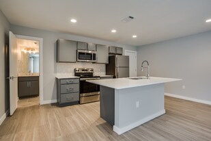 3328 Cedarplaza Ln in Dallas, TX - Building Photo