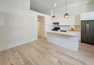 3228 W Palmer St in Chicago, IL - Building Photo - Building Photo