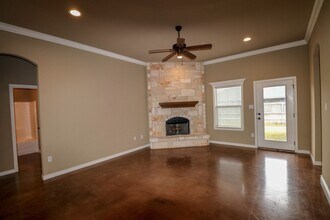 3017 Stallion Dr in Robinson, TX - Building Photo - Building Photo
