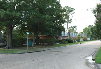 Jefferson Town House in Metairie, LA - Building Photo - Building Photo