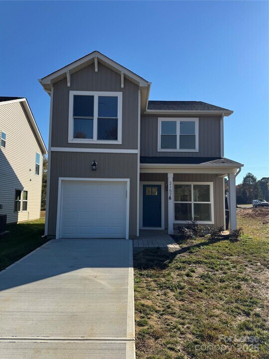 2157 Tom Sadler Rd in Charlotte, NC - Building Photo