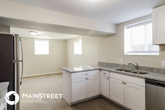 5701 N Warren Ave in Oklahoma City, OK - Foto de edificio - Building Photo