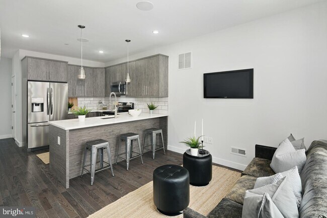 1752 N Marshall St-Unit -1 in Philadelphia, PA - Building Photo - Building Photo