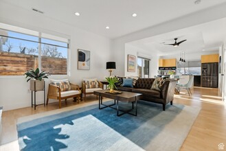 2477 S 700 E, Unit D2 in Salt Lake City, UT - Building Photo - Building Photo