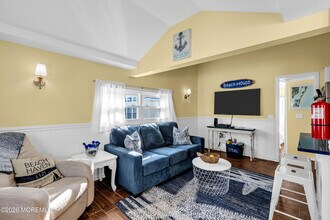 112 W Tide Way in Lavallette, NJ - Building Photo - Building Photo