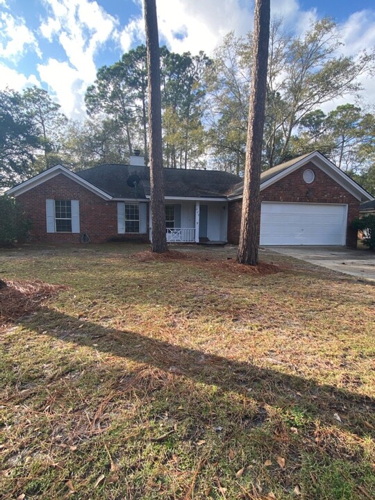 420 Arlington Dr in Hinesville, GA - Building Photo