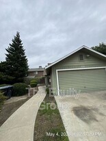 720 S Linwood St in Visalia, CA - Building Photo