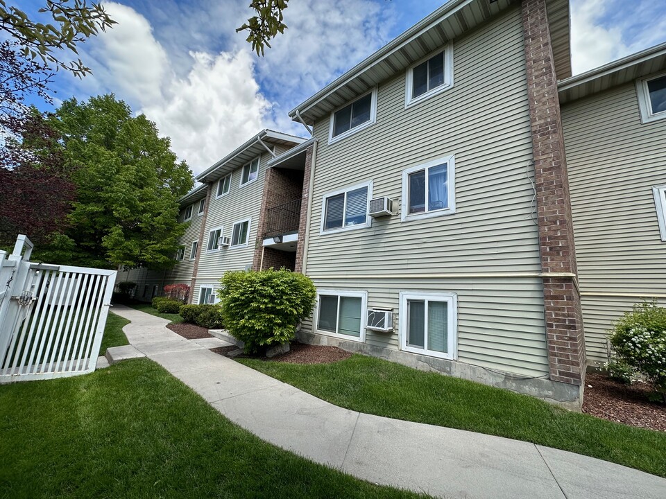 217 S Foss St, Unit D201 in Salt Lake City, UT - Building Photo