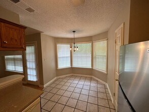 1168 Dove Hollow Cir E in Memphis, TN - Building Photo - Building Photo