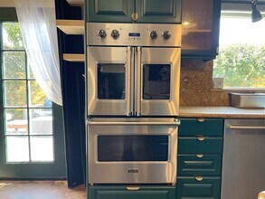 7326 Vanalden Ave in Los Angeles, CA - Building Photo - Building Photo